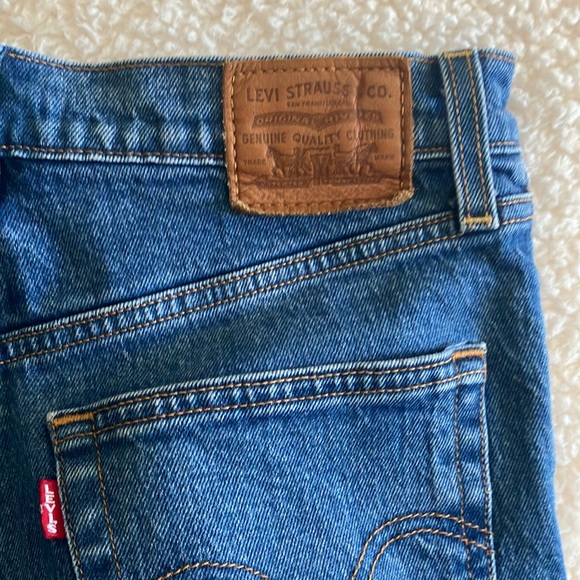 Levi’s Ribcage Straight Jeans Size 28 - Picture 9 of 9